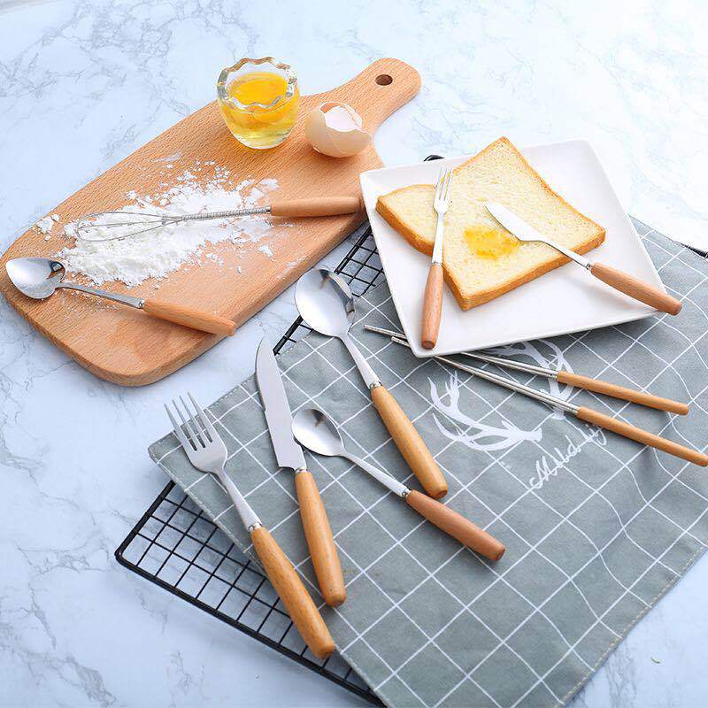 Taavita Cutlery Set - Premium 5-Piece Scandinavian Design Set with Wooden Handles