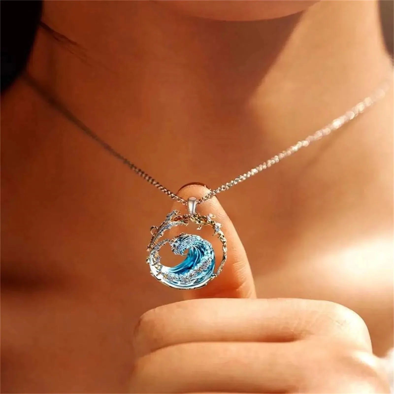 Seaside Serenity Pendant Necklace - Stylish Ocean-Inspired Jewelry