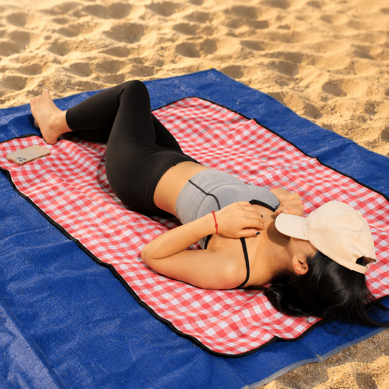 Portable Sand-Free Outdoor Mat for Beach Days and Picnics