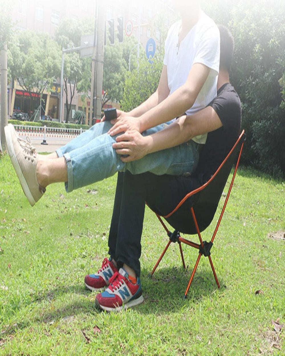 Lightweight Camping Chair with Aluminum Frame and 150kg Capacity, Includes Carry Bag