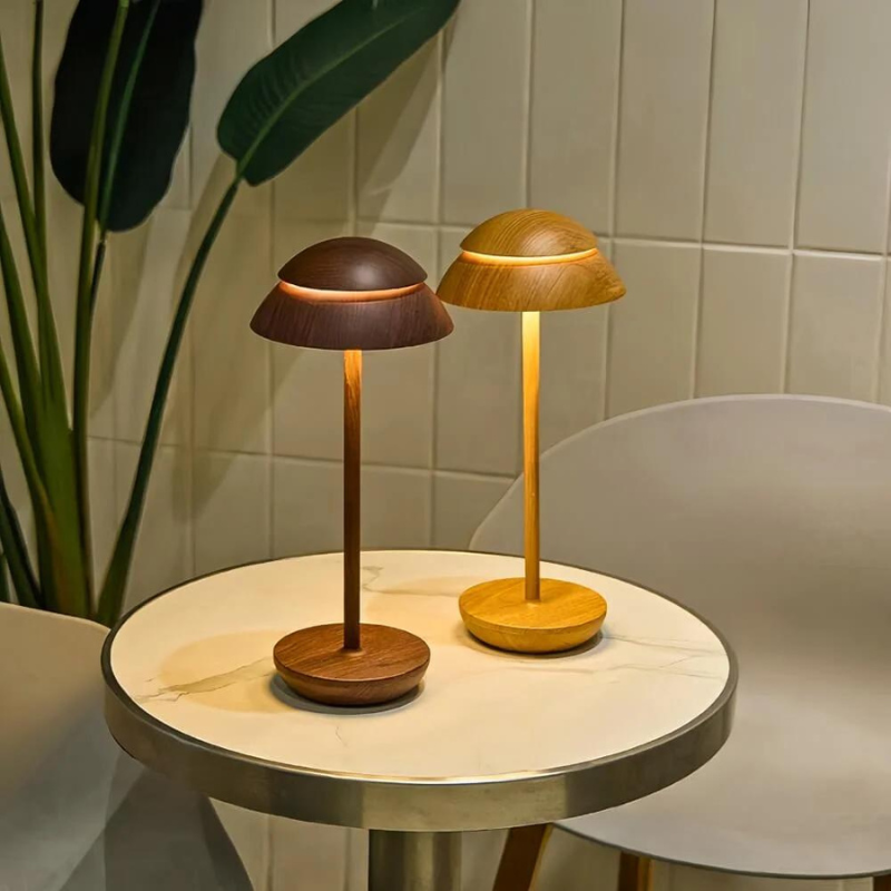 Versatile Wireless Table Lamp with Customizable Lighting