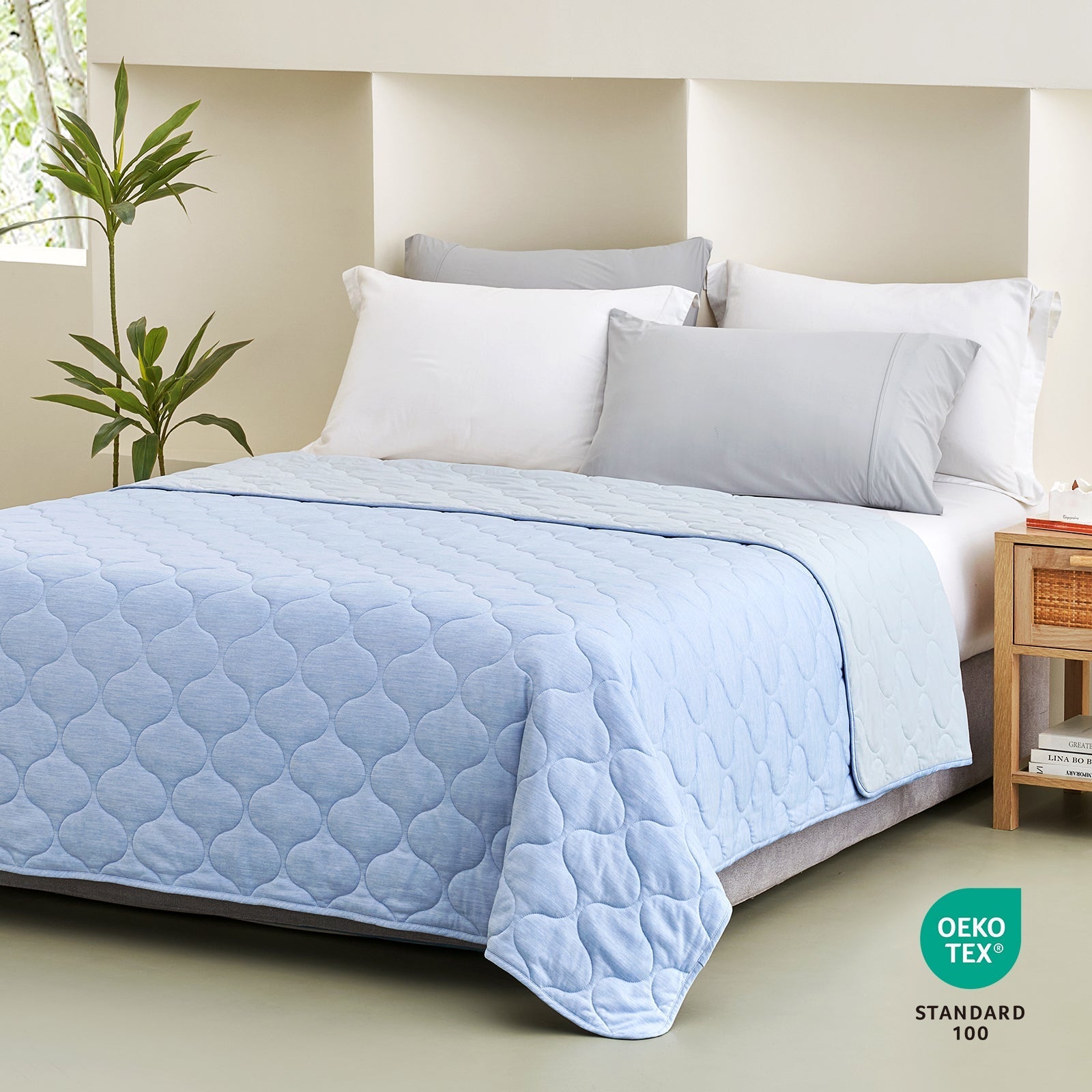 Japanese Fabric Cooling Bed Blanket – Reversible Design for Warm Sleepers