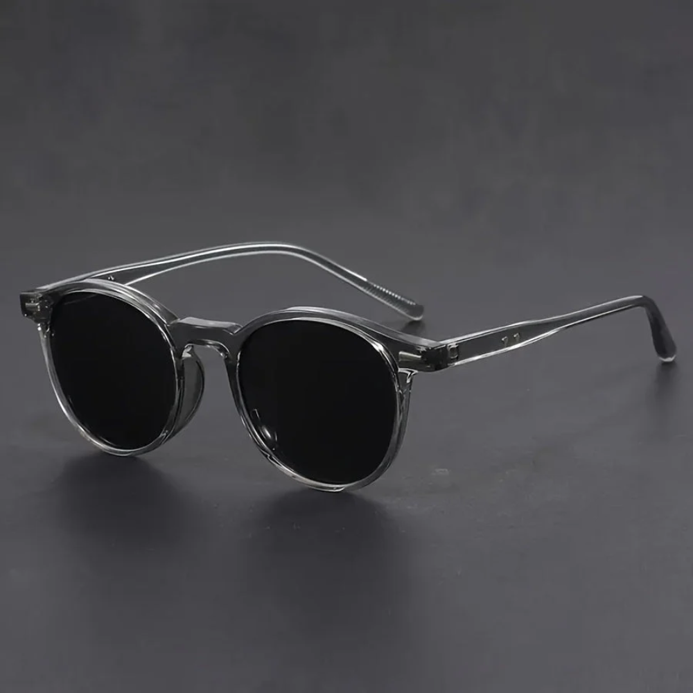 Tortoise Print Round Sunglasses for Men with Vintage Frame Design