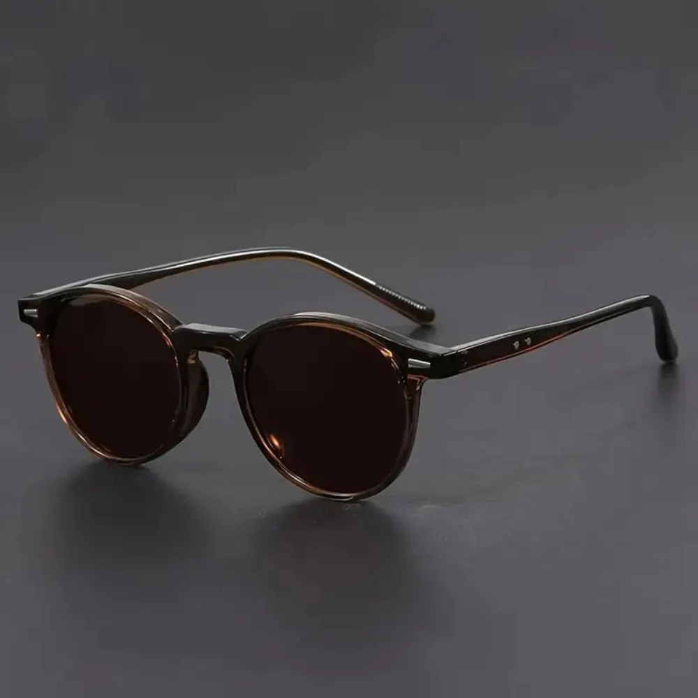 Tortoise Print Round Sunglasses for Men with Vintage Frame Design