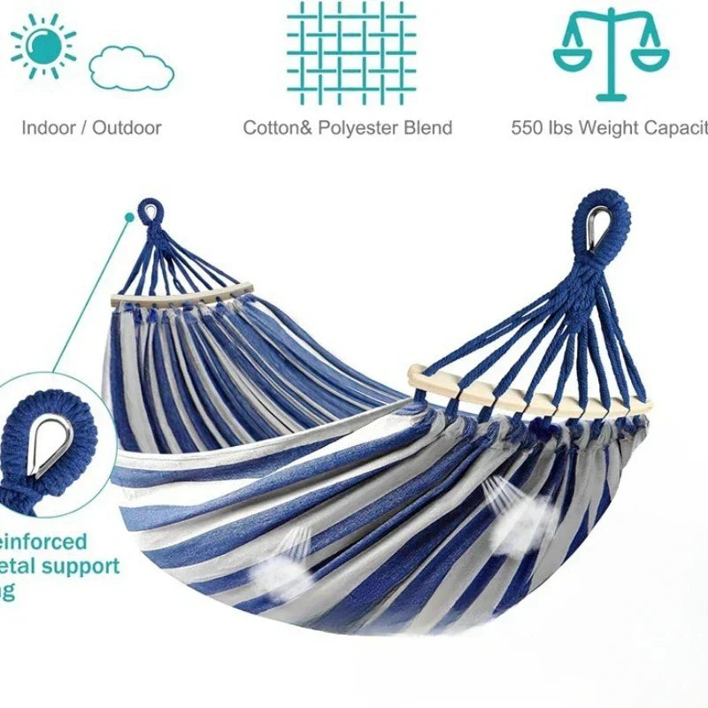 Double Hammock with Curved Wooden Spreaders for Outdoor Relaxation