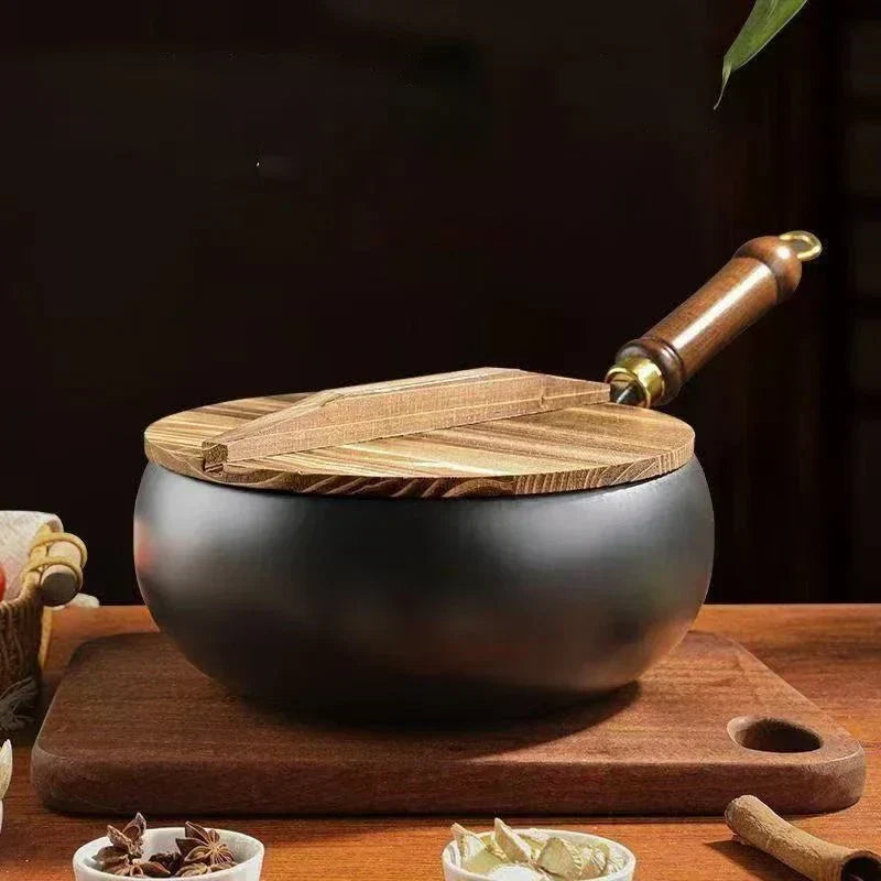 HeritageCraft Hand Forged Cast Iron Skillet with Wooden Handle (24/28 cm)