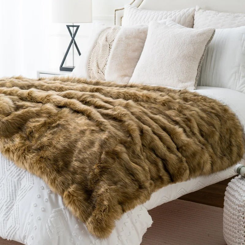 CozyNest Ultra-Soft Throw Blanket for Ultimate Relaxation 135x200 cm