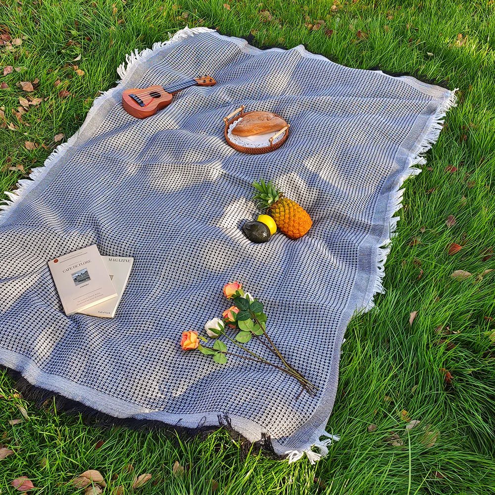 Boho Bliss Portable Picnic Blanket with Stylish Tassels