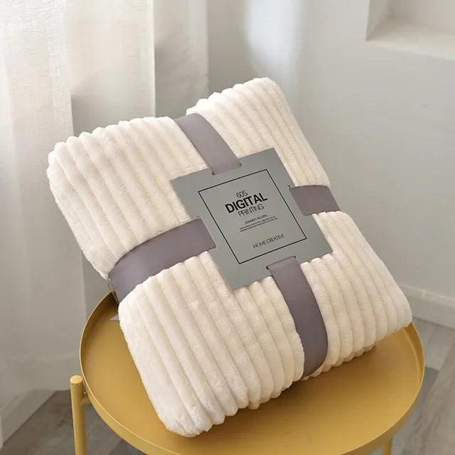 Taavita Flannel Blanket for Travel – Perfect Companion for Cozy Moments!