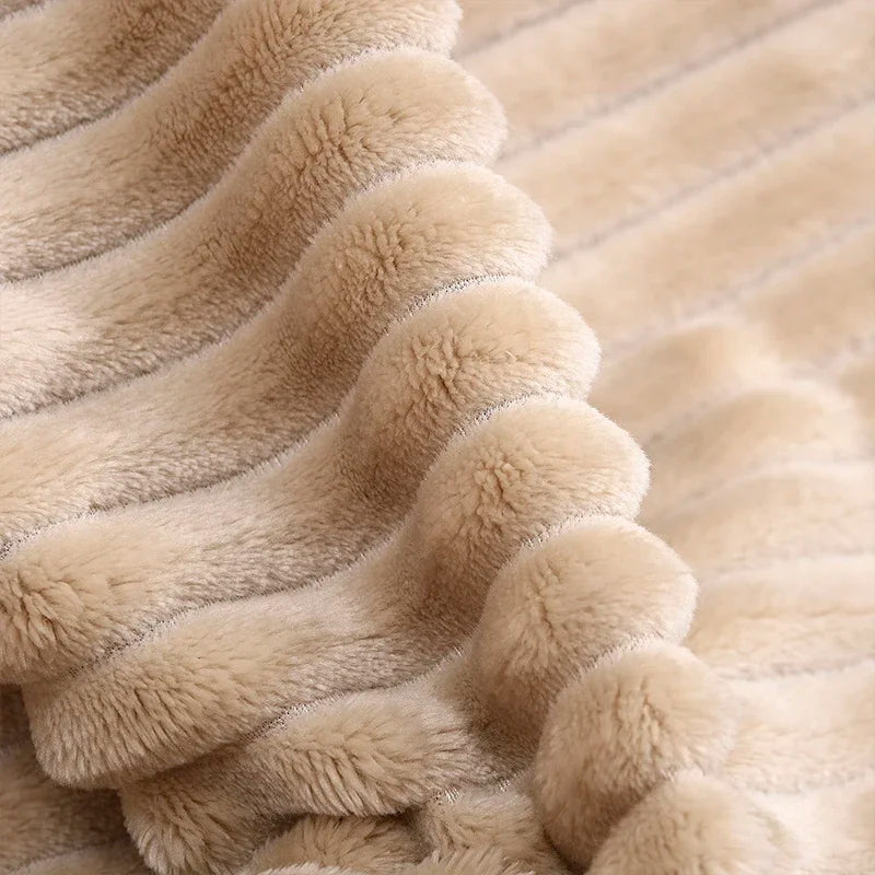 Taavita Flannel Blanket for Travel – Perfect Companion for Cozy Moments!