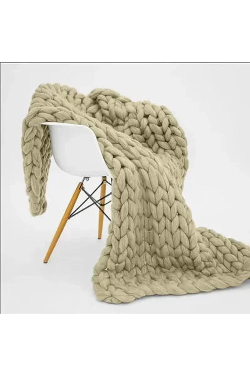 Chunky Knit Throw Blanket | Plush Softness | Cozy Warmth for Chilly Nights | Polyester