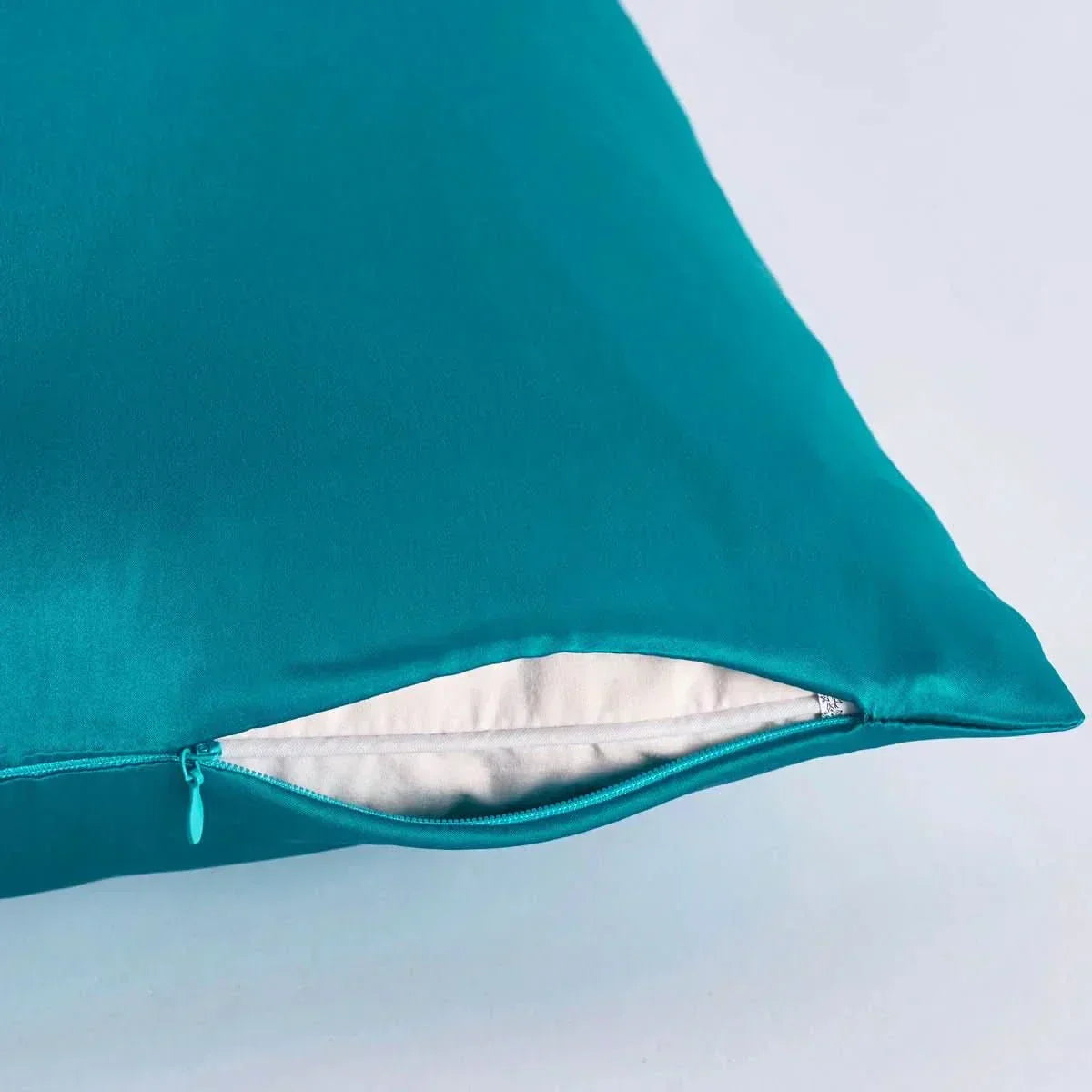 Silk Serenity Pillow Cover - Elevate Your Sleep Experience
