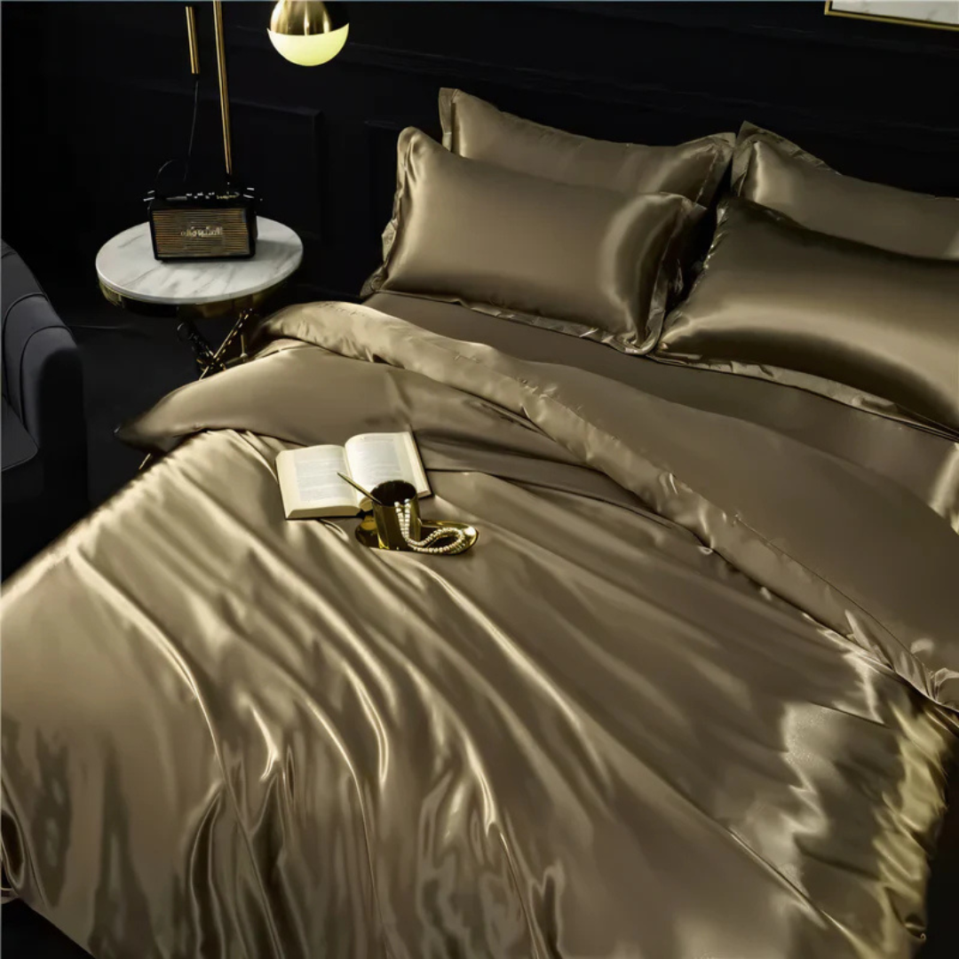 Luxury Bedding Set with Soft Silk Duvet Cover – Breathable Comfort