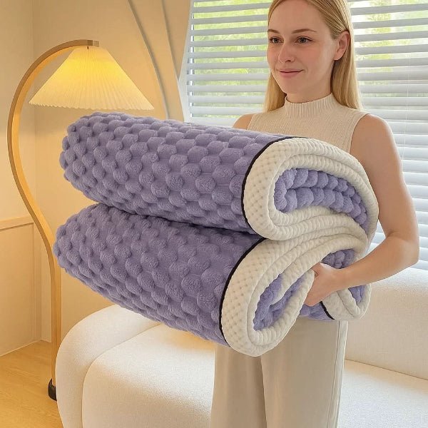 CloudSoft Throw Blanket - A Cozy Touch for Every Home