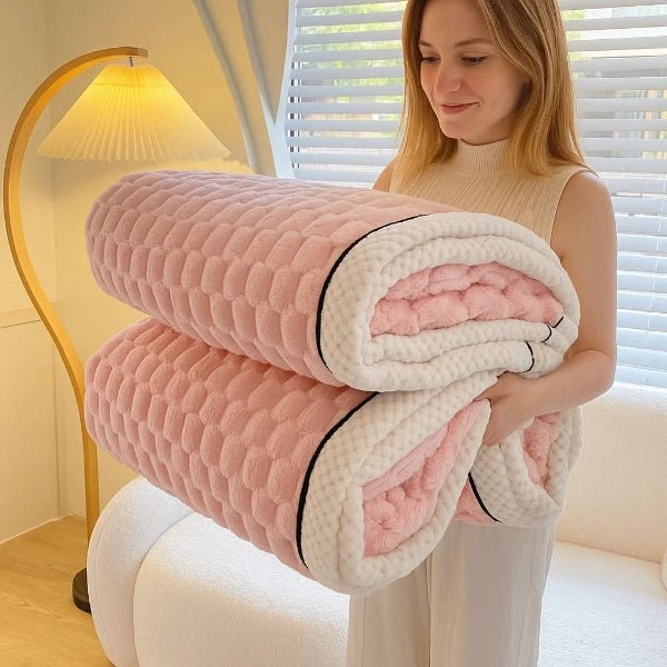 CloudSoft Throw Blanket - A Cozy Touch for Every Home