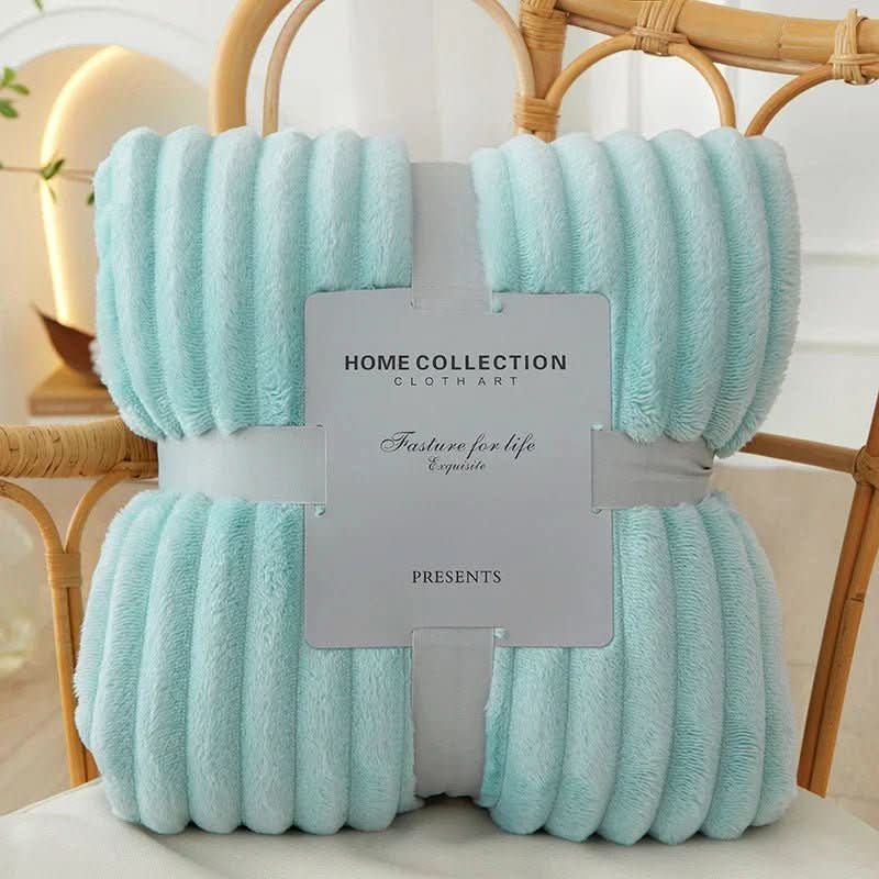 Wide Flannel Fleece Blanket - Soft and Cozy for Autumn and Winter
