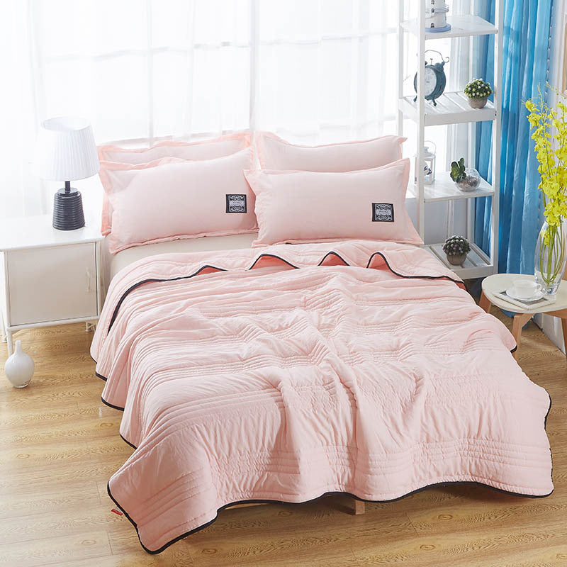 Cooling Blanket Made of Luxury Silk – Breathable for Comfortable Sleep