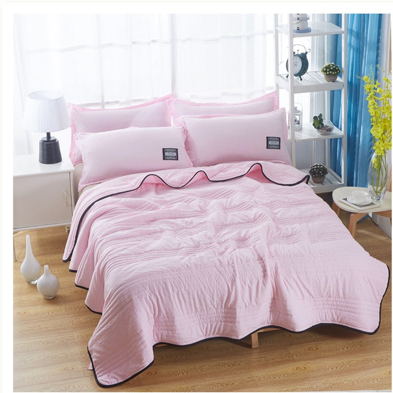 Cooling Blanket Made of Luxury Silk – Breathable for Comfortable Sleep