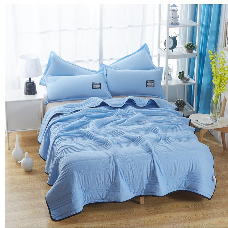 Cooling Blanket Made of Luxury Silk – Breathable for Comfortable Sleep