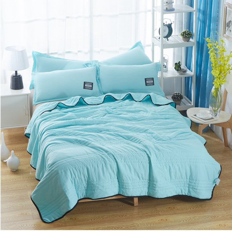 Cooling Blanket Made of Luxury Silk – Breathable for Comfortable Sleep