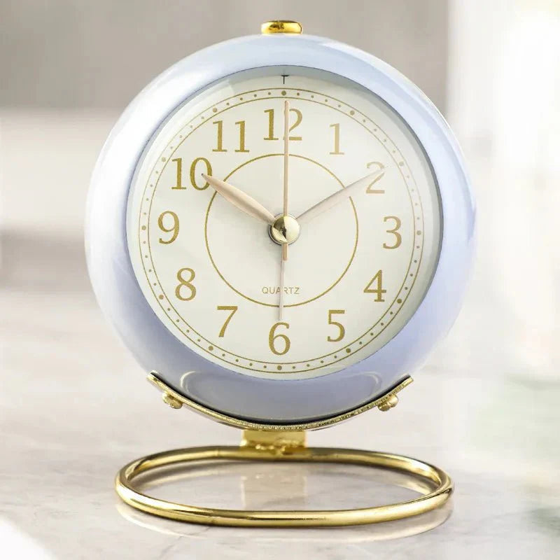 Alarm Clock | Vintage Style | Silent Operation & Night Light | 10.5 x 9 x 6.5 cm