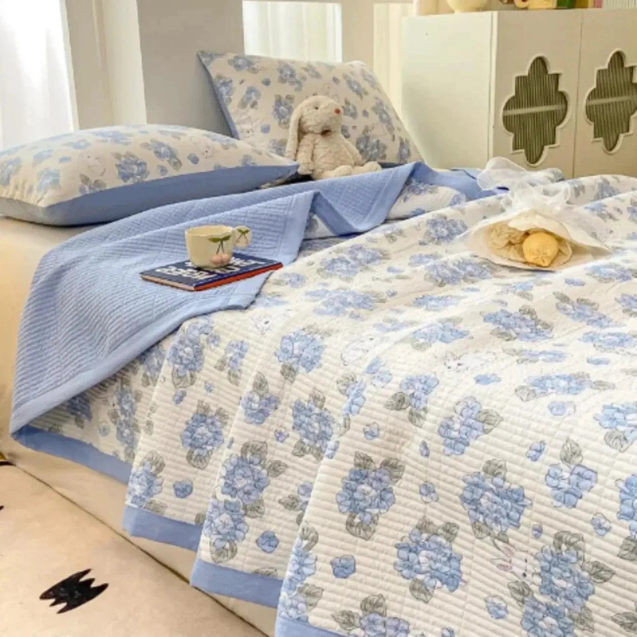 Bedding Set | Floral Microfiber Duvet Set | Hidden Zipper & Corner Ties | Year-Round Comfort