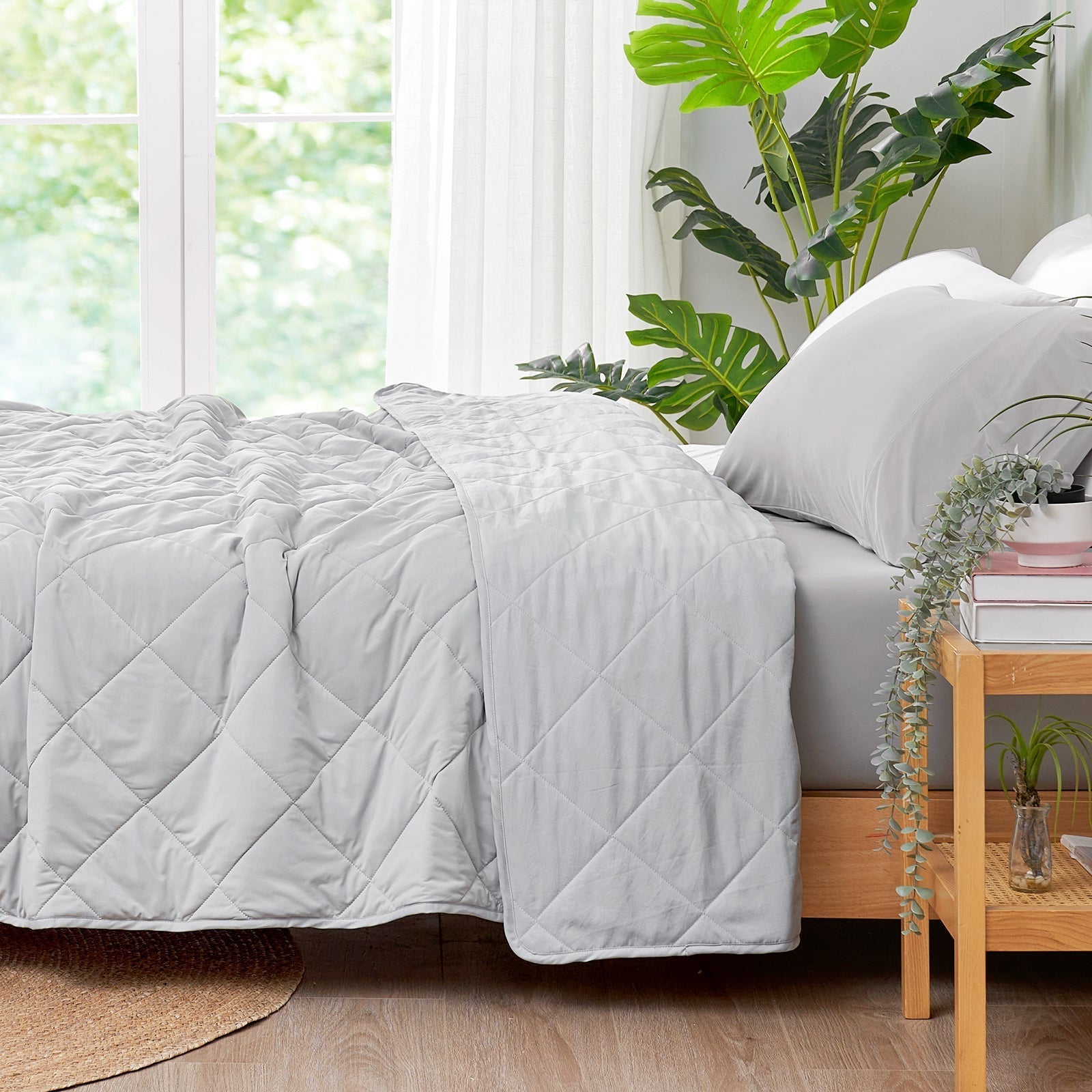 Cooling Blanket for Hot Sleepers | Japanese Cooling Fabric | Dual-Sided Cloud Quilted