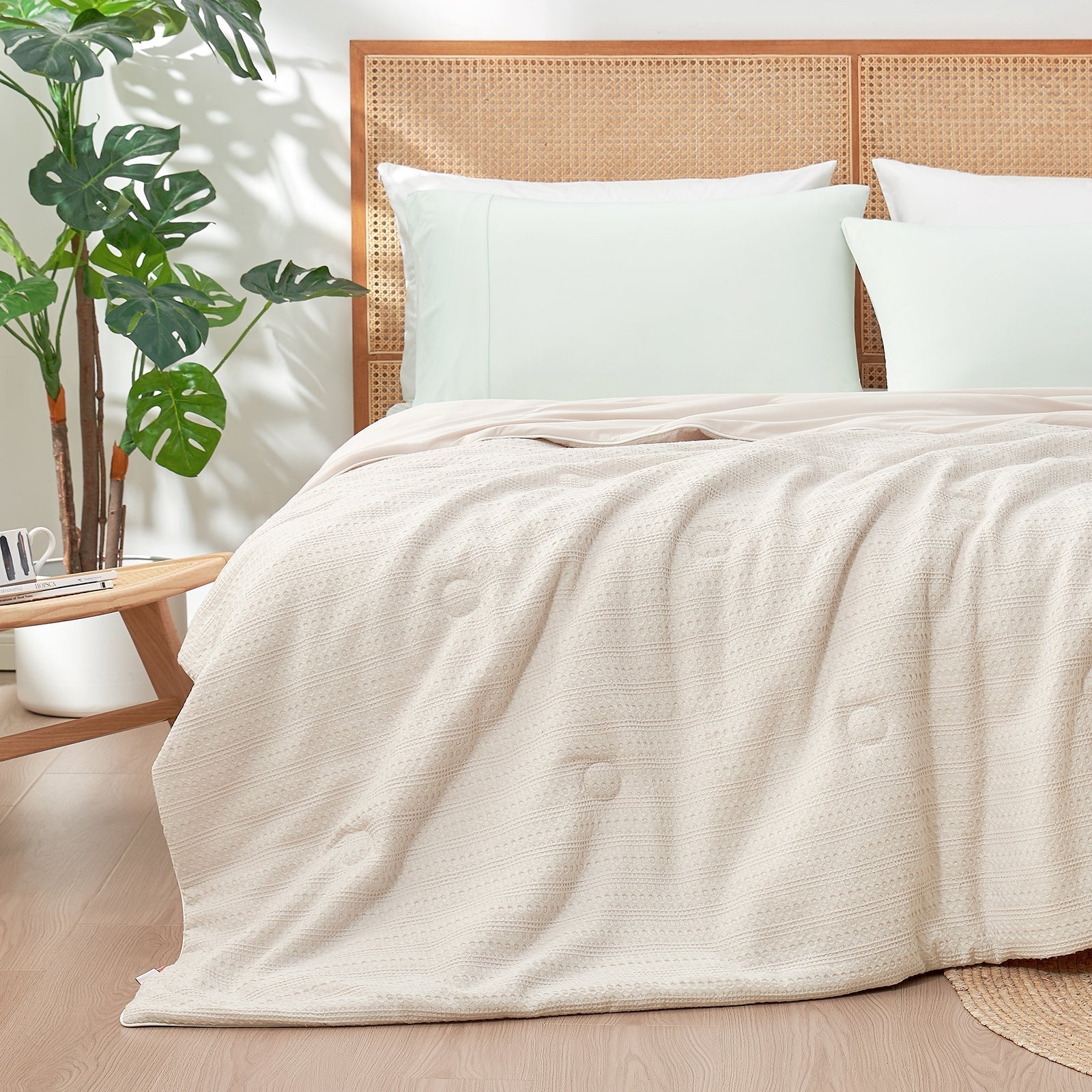 Cooling Comforter | Waffle Pattern | Plant-Based Fiber Filling | For Hot Sleepers