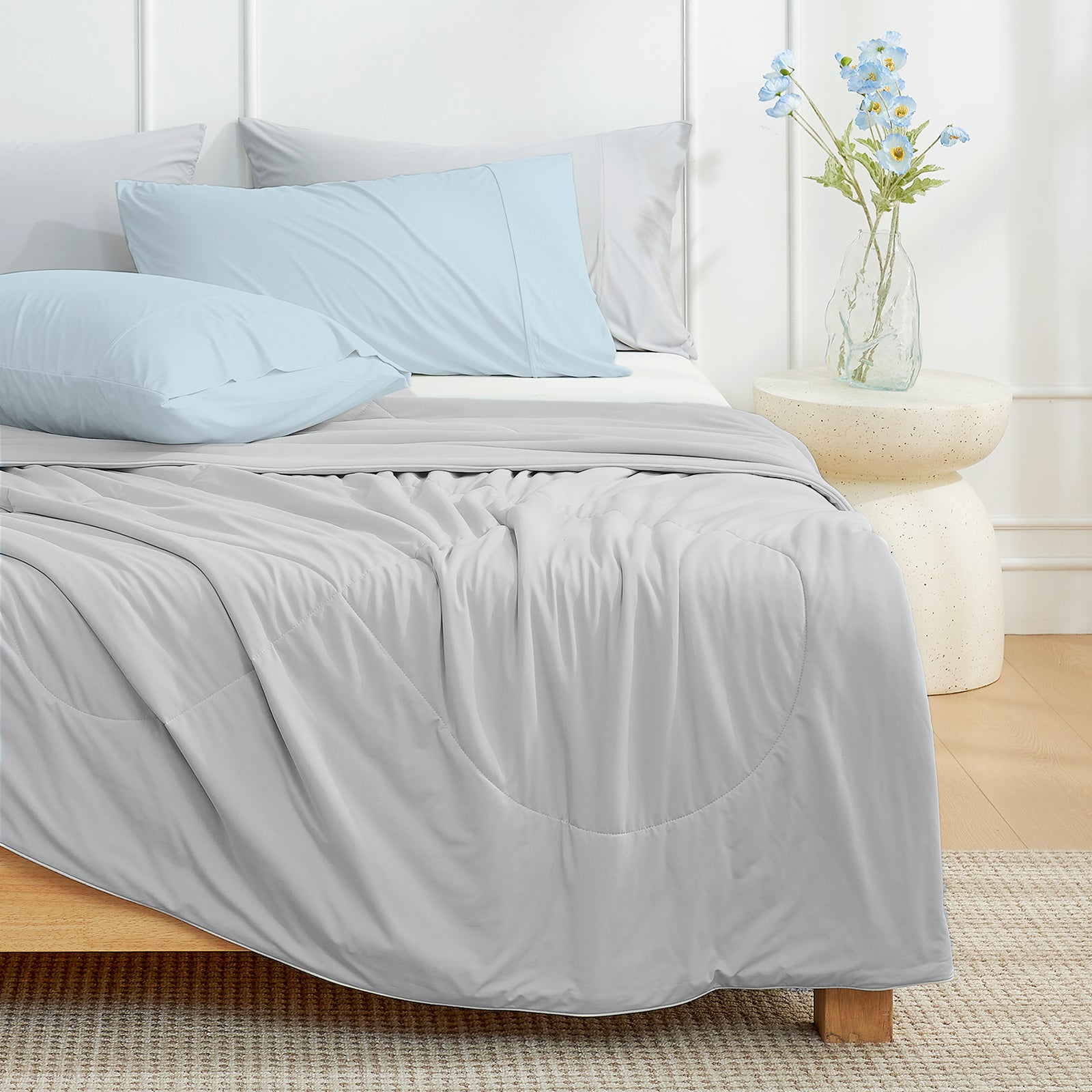 Cooling Comforter for Hot Sleepers | Instant Cool-Touch Fabric | Lightweight & Breathable