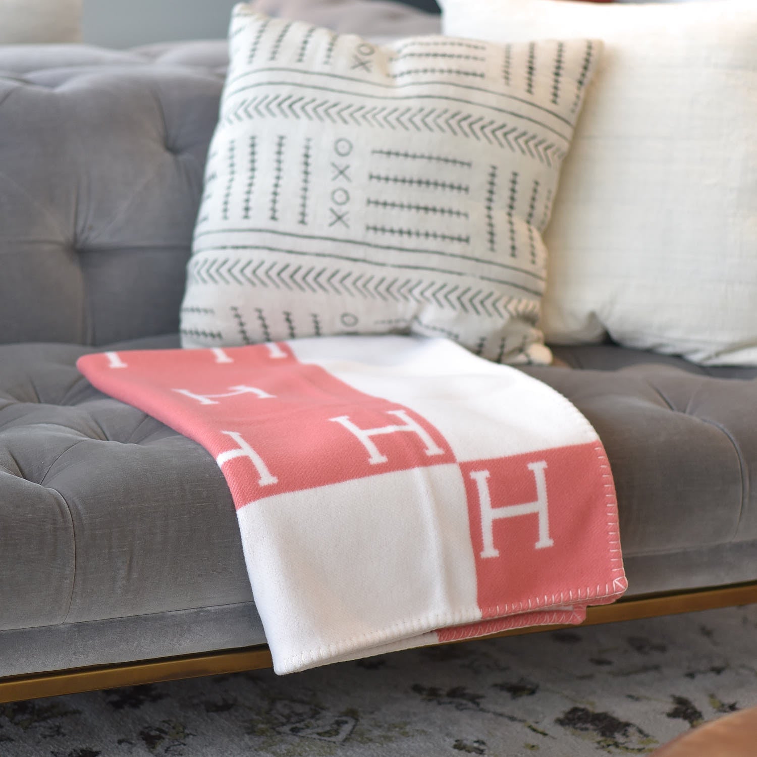 Decorative Sofa Throw | Soft Cashmere & Wool Blend | 130 x 180 cm | Golden Accent