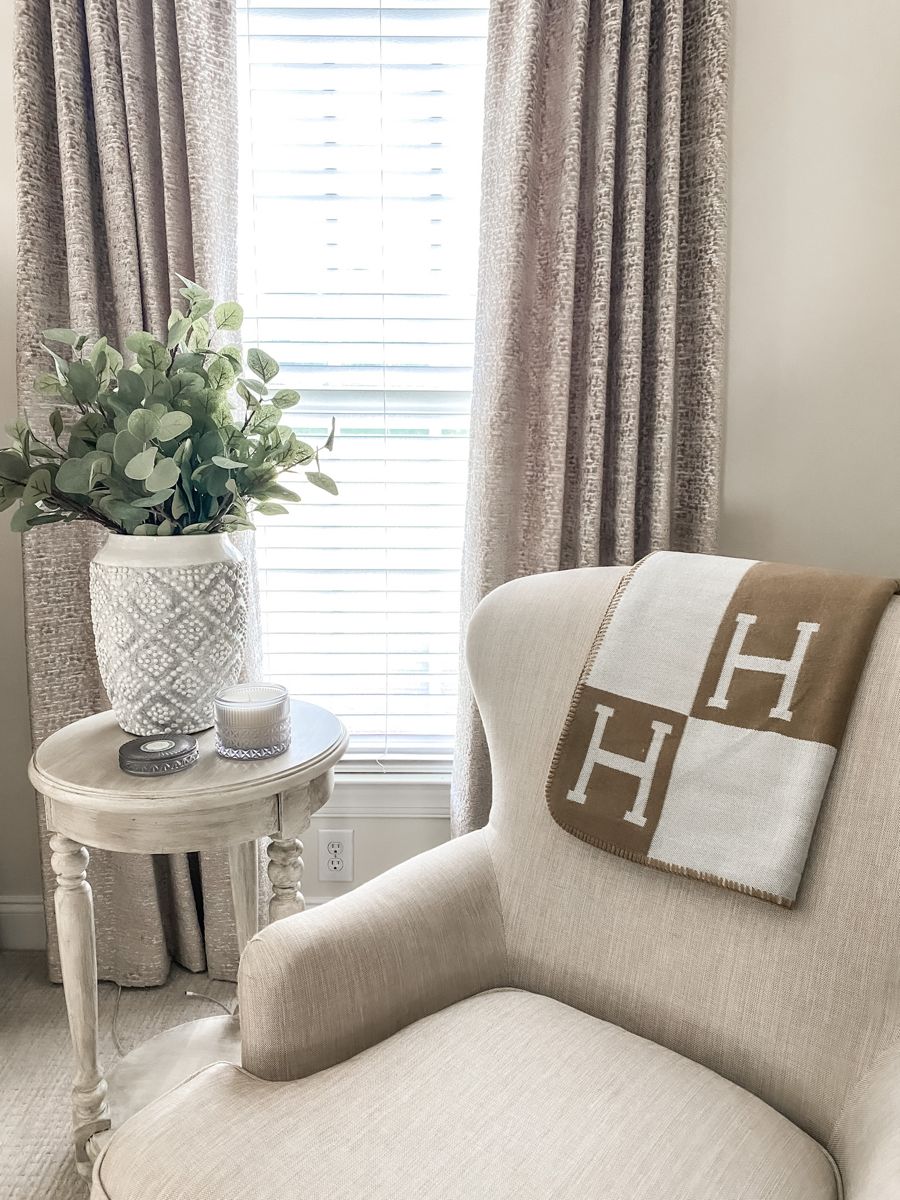 Decorative Sofa Throw | Soft Cashmere & Wool Blend | 130 x 180 cm | Golden Accent