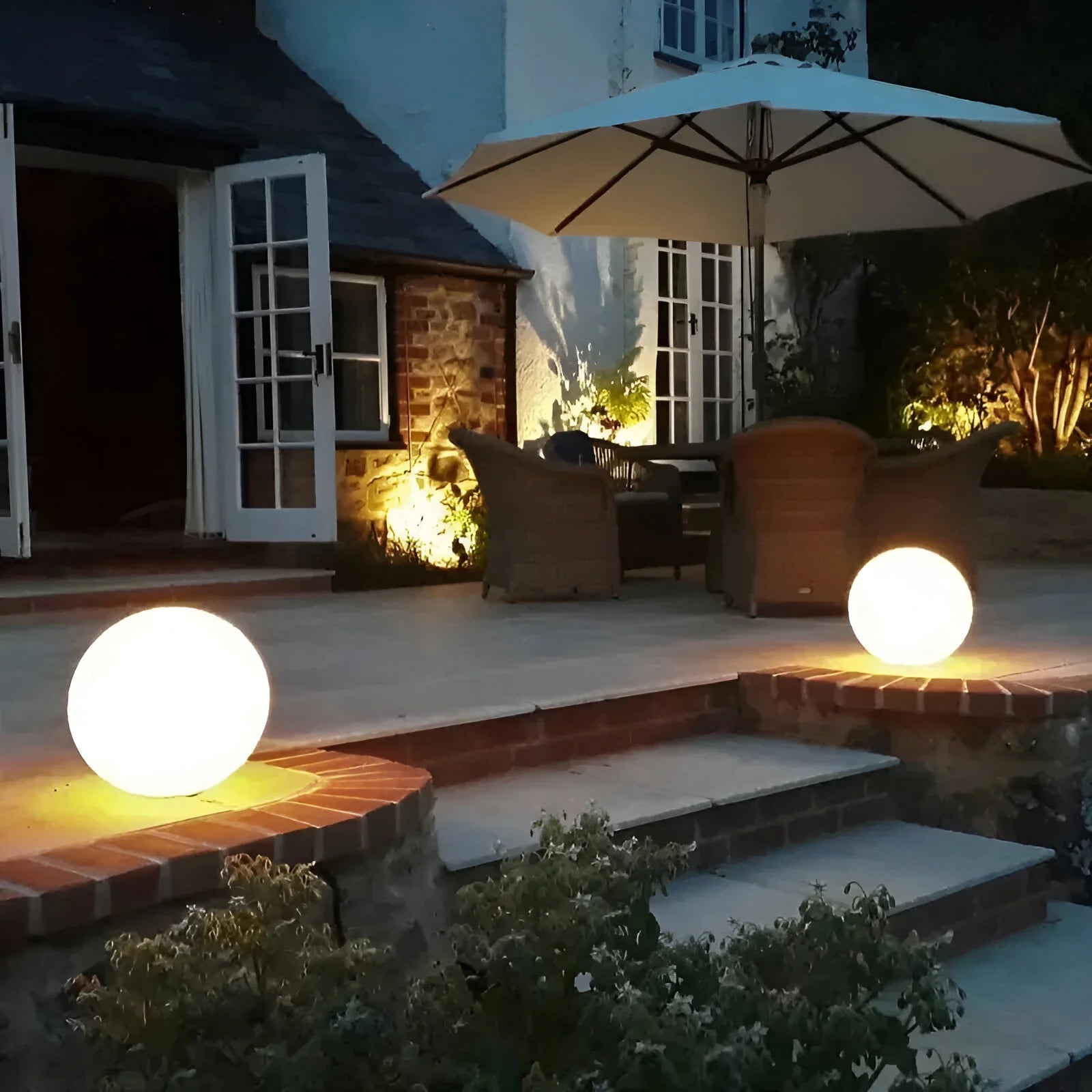 Garden Light | Color-Changing Spherical LED | Weatherproof & Rechargeable | 10-Hour Runtime