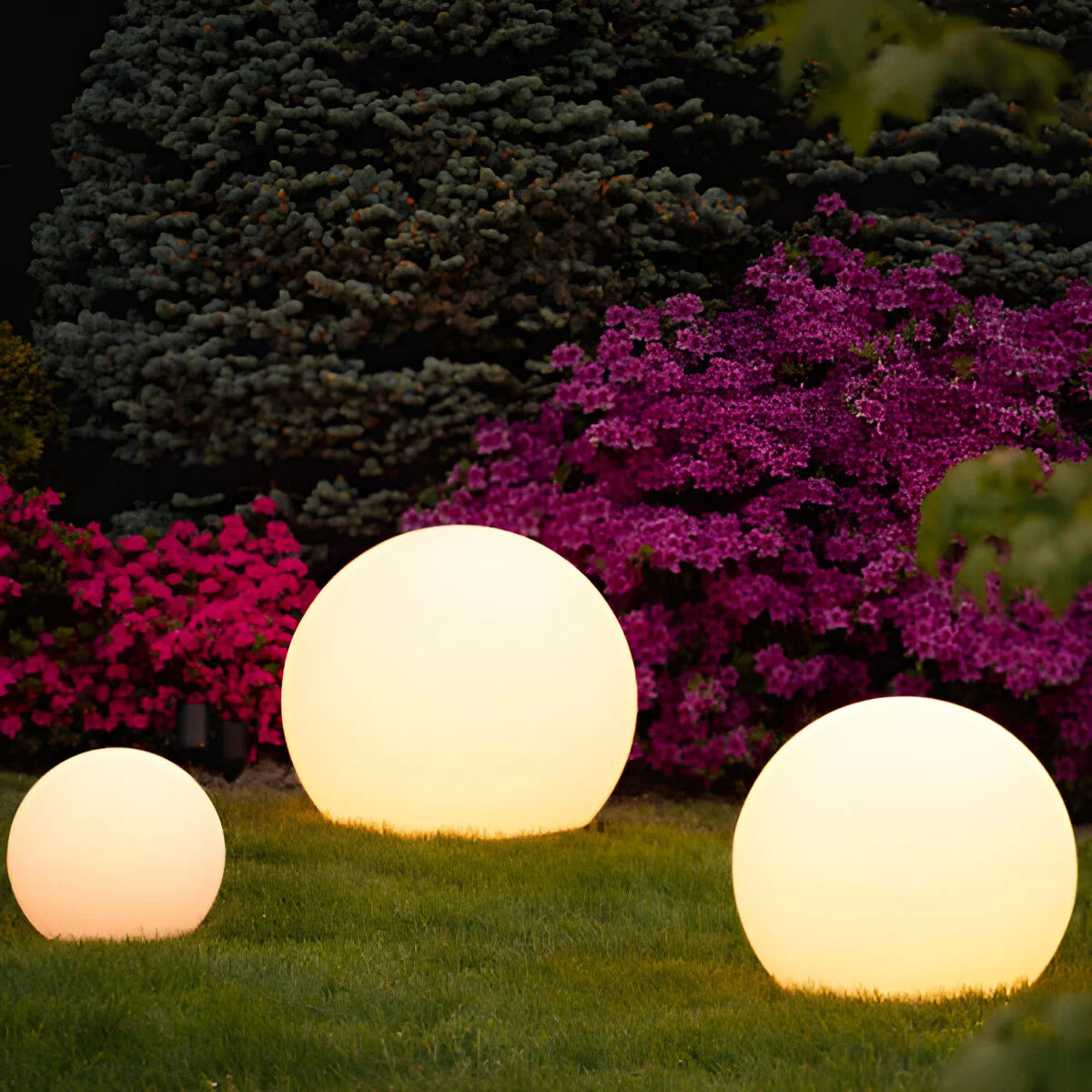 Garden Light | Color-Changing Spherical LED | Weatherproof & Rechargeable | 10-Hour Runtime