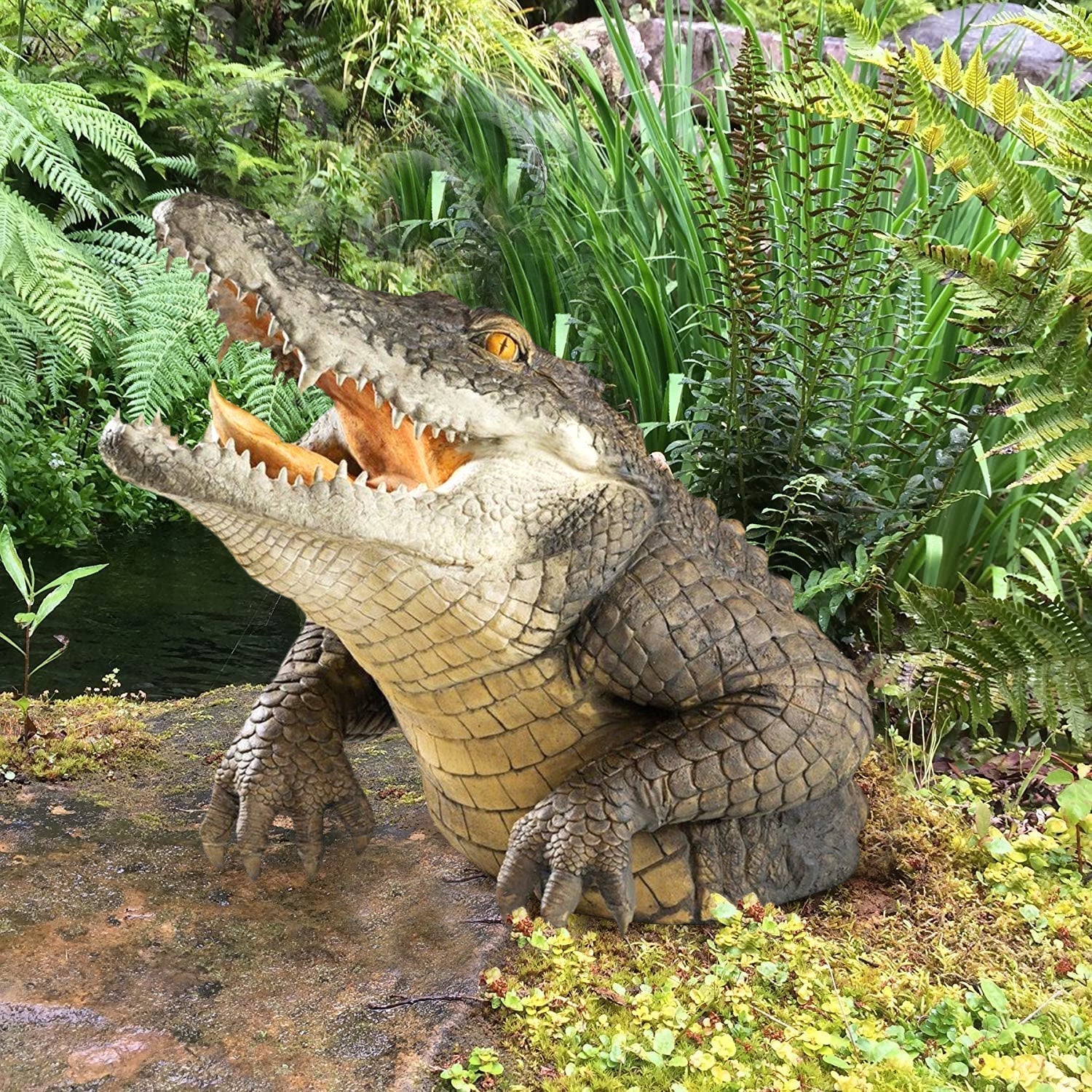 Garden Statue | Realistic Leaping Alligator Sculpture | Handmade Resin, 20cm | Pool & Garden Décor