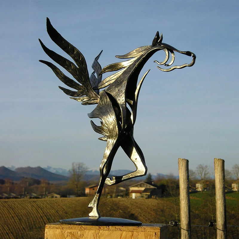 Metal Horse Sculpture | Handcrafted Rustic Bronze Finish | Weather-Resistant 20 × 20 cm