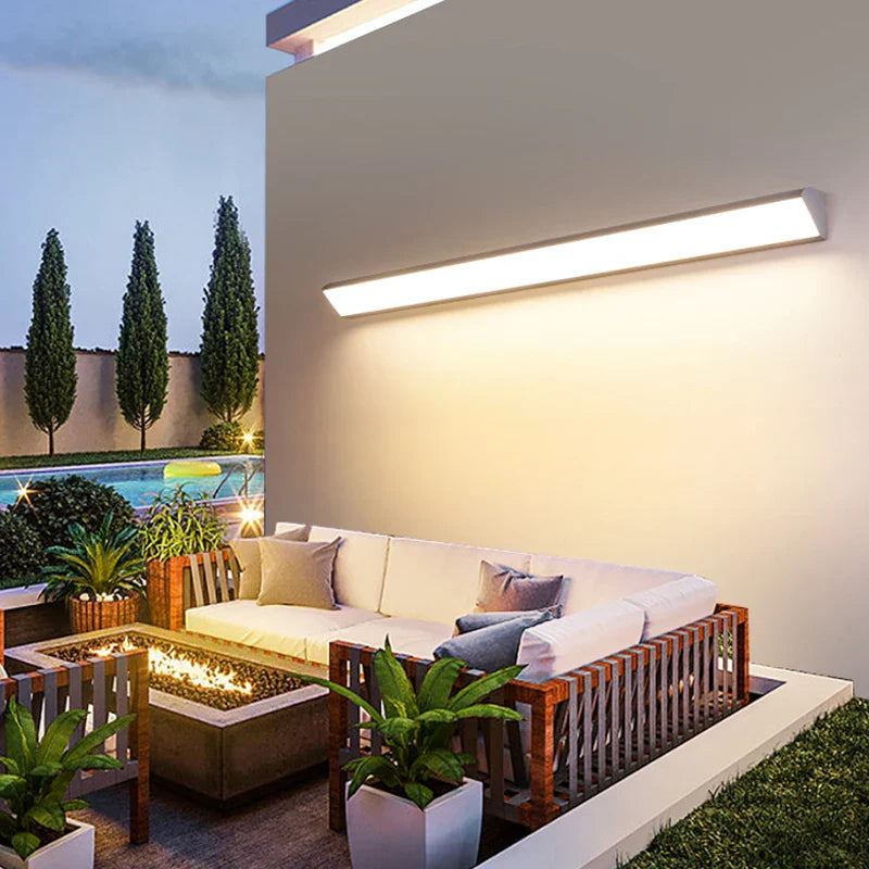 Outdoor Wall Lamp | Slim LED Design | Aluminum Body | Energy Efficient
