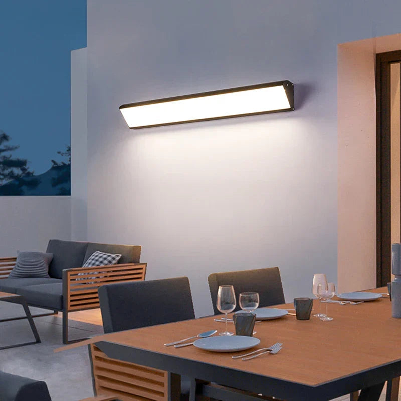 Outdoor Wall Lamp | Slim LED Design | Aluminum Body | Energy Efficient