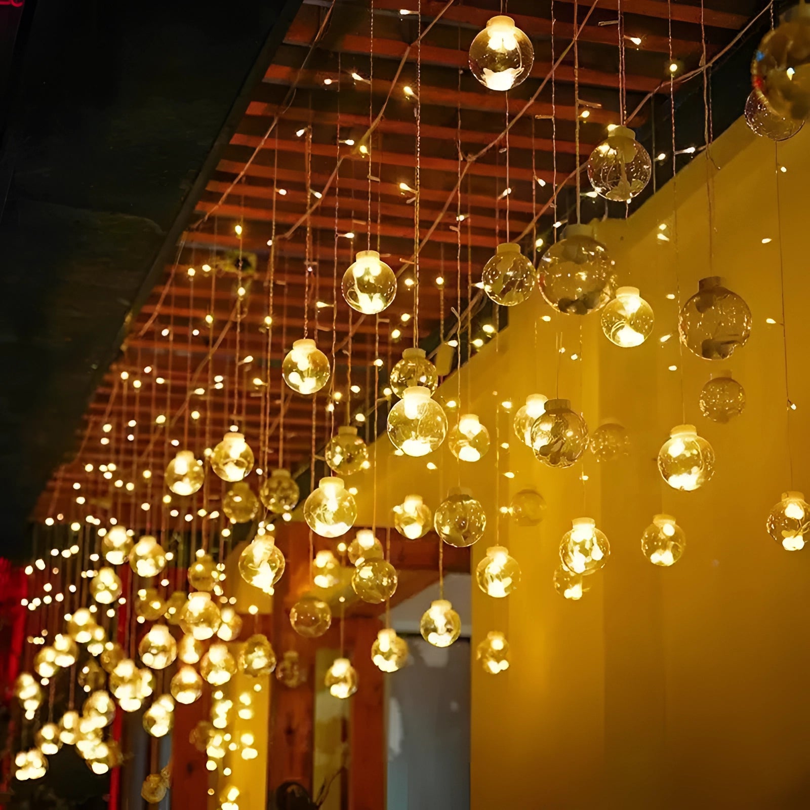 LED Solar Garden Lights - Weather-Resistant, Energy-Efficient Outdoor Decor