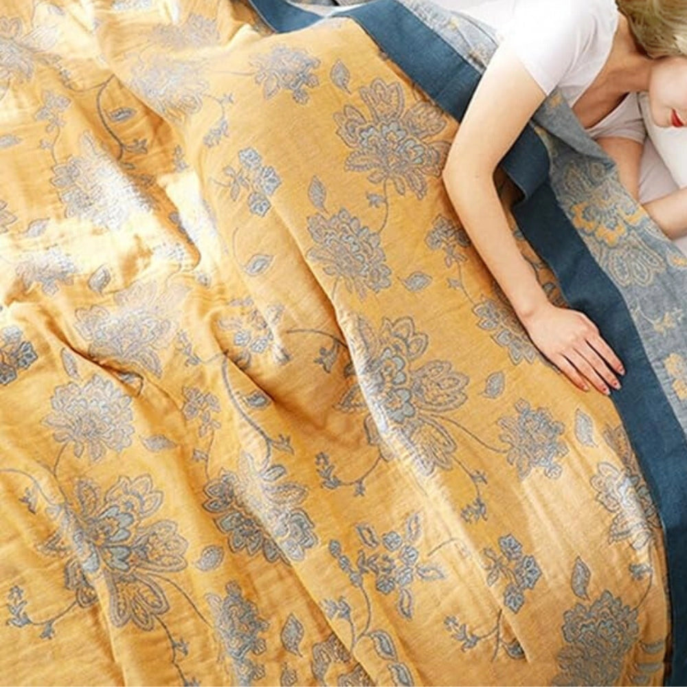 Luxury Gold Silk Comforter - Hypoallergenic Paisley Design Bedding
