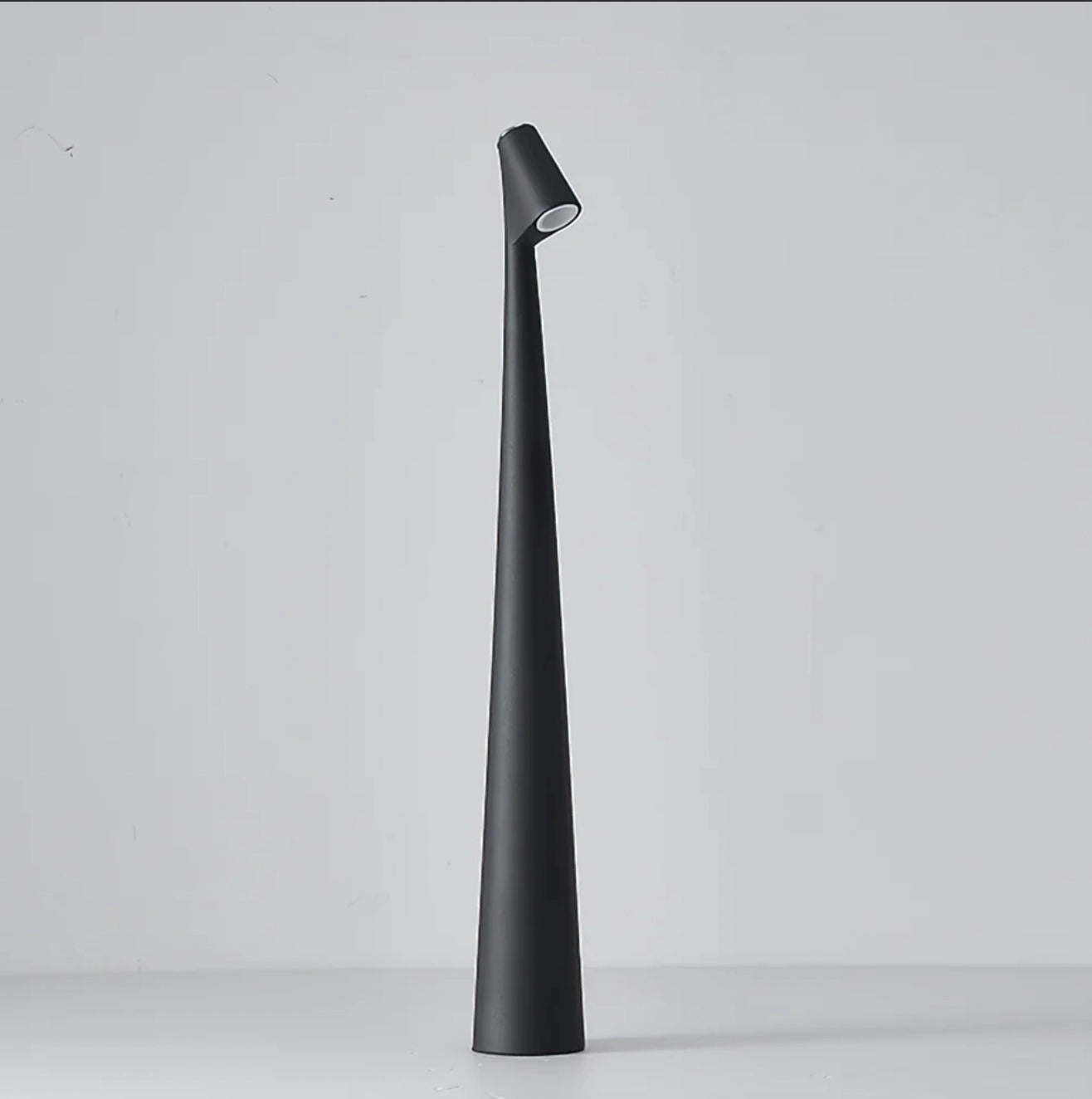 Minimalist LED Touch Lamp - Sleek Aluminum Design, Modern Ambient Lighting