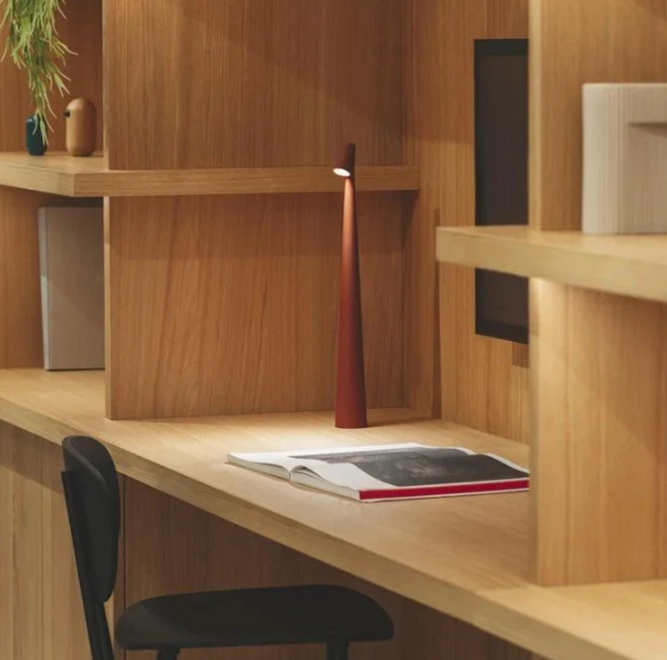 Minimalist LED Touch Lamp - Sleek Aluminum Design, Modern Ambient Lighting