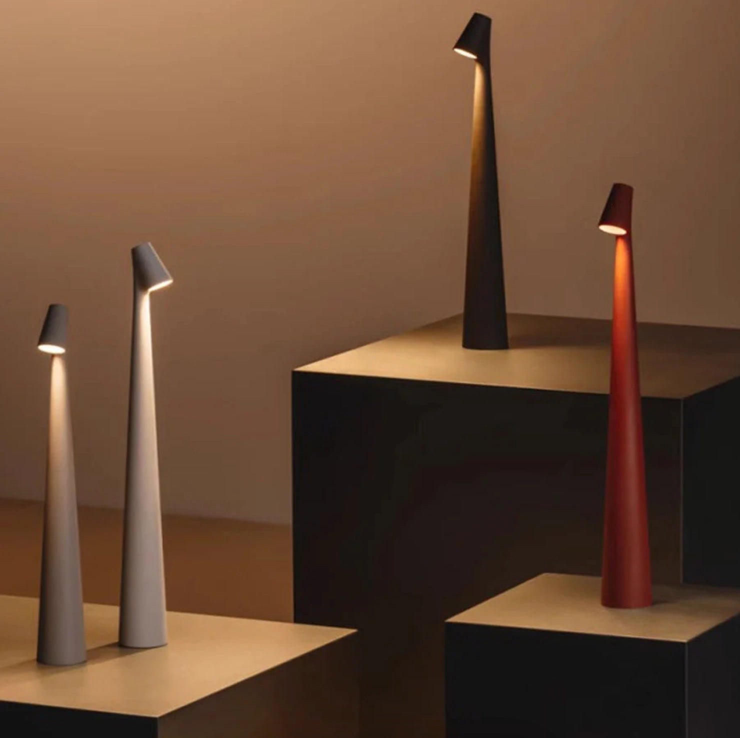 Minimalist LED Touch Lamp - Sleek Aluminum Design, Modern Ambient Lighting