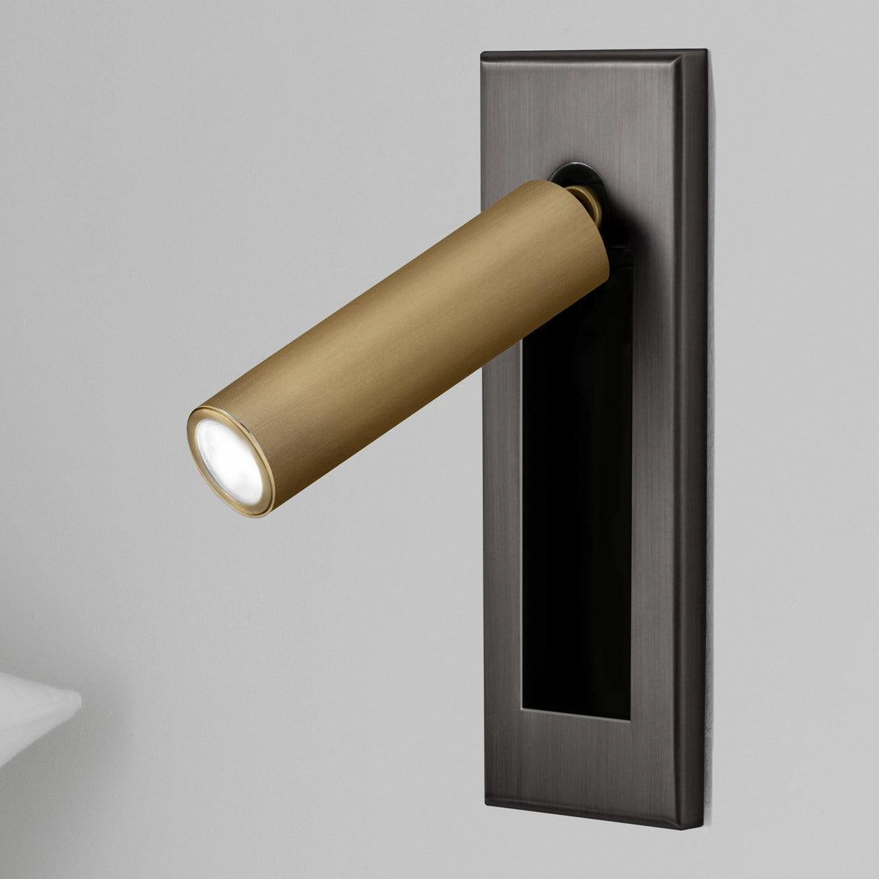 Modern adjustable LED wall light in matte black and copper finish, weather-resistant with motion sensor, set of 2 cylindrical fixtures, cool white light, diameter 5cm x height 15.5cm.