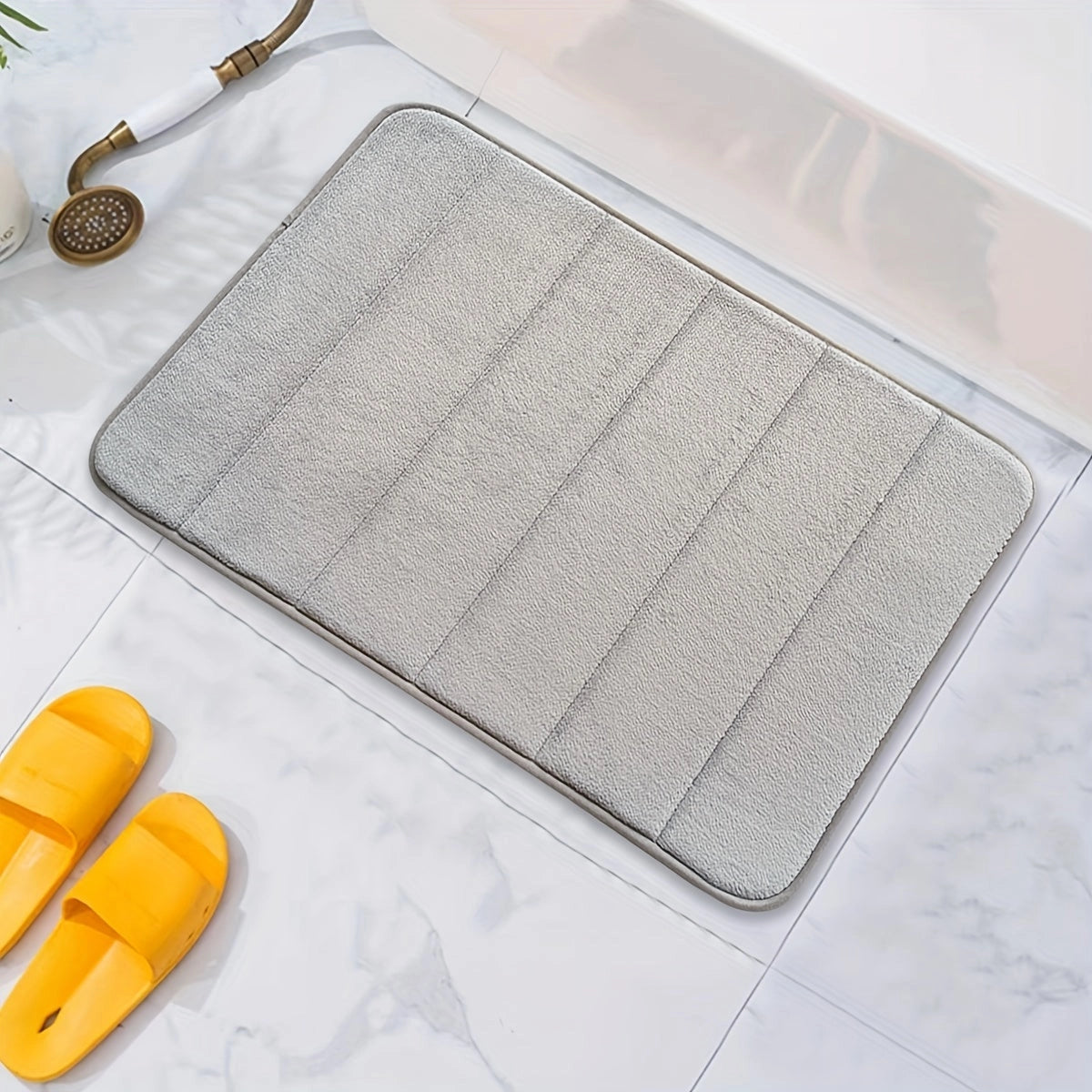Non-Slip Quick-Dry Grey Microfiber Bath Mat - Water-Absorbent