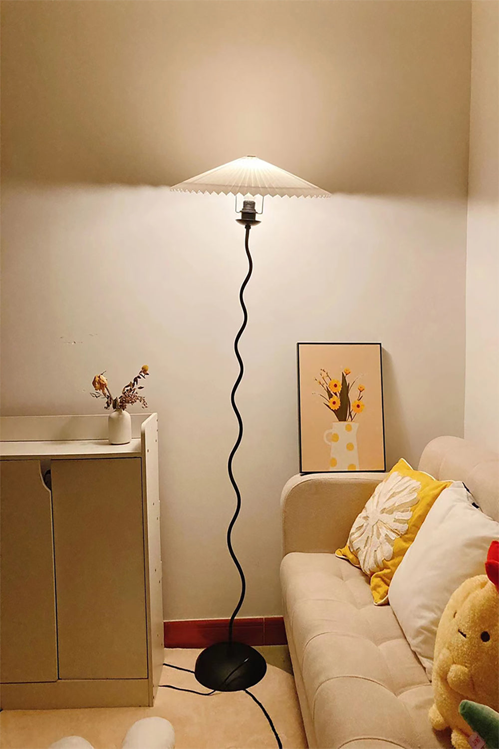 Taavita Floor Lamp "Taavita" – Foldable Lampshade in Elegant Design with Exquisite Details