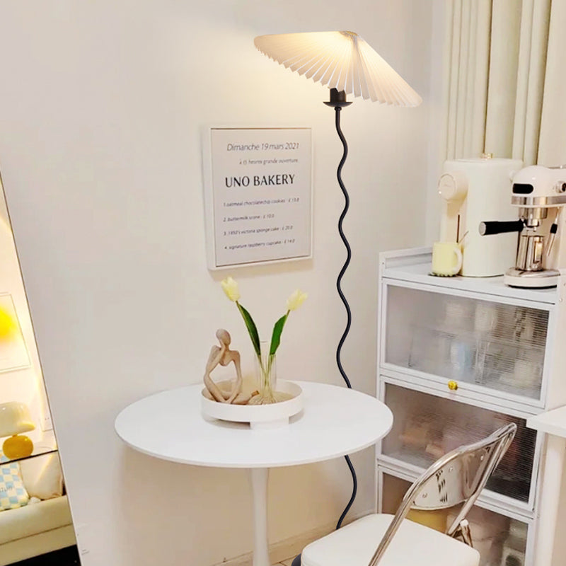 Taavita Floor Lamp "Taavita" – Foldable Lampshade in Elegant Design with Exquisite Details