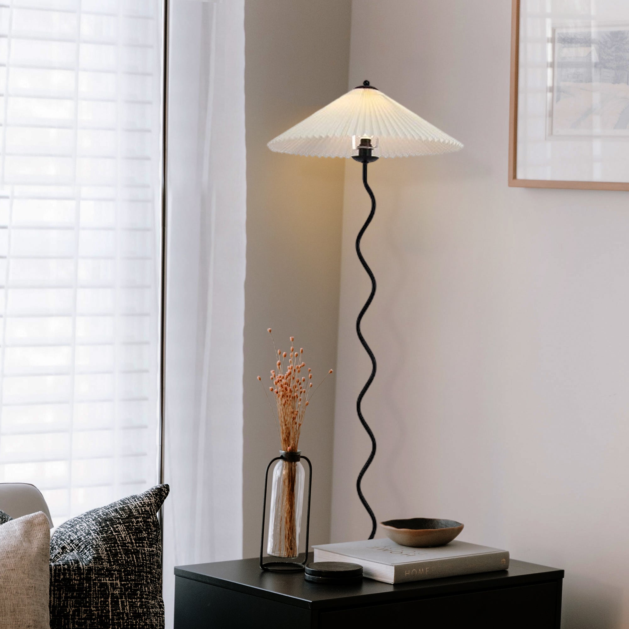 Taavita Floor Lamp "Taavita" – Foldable Lampshade, Elegant Design, Exquisite Details