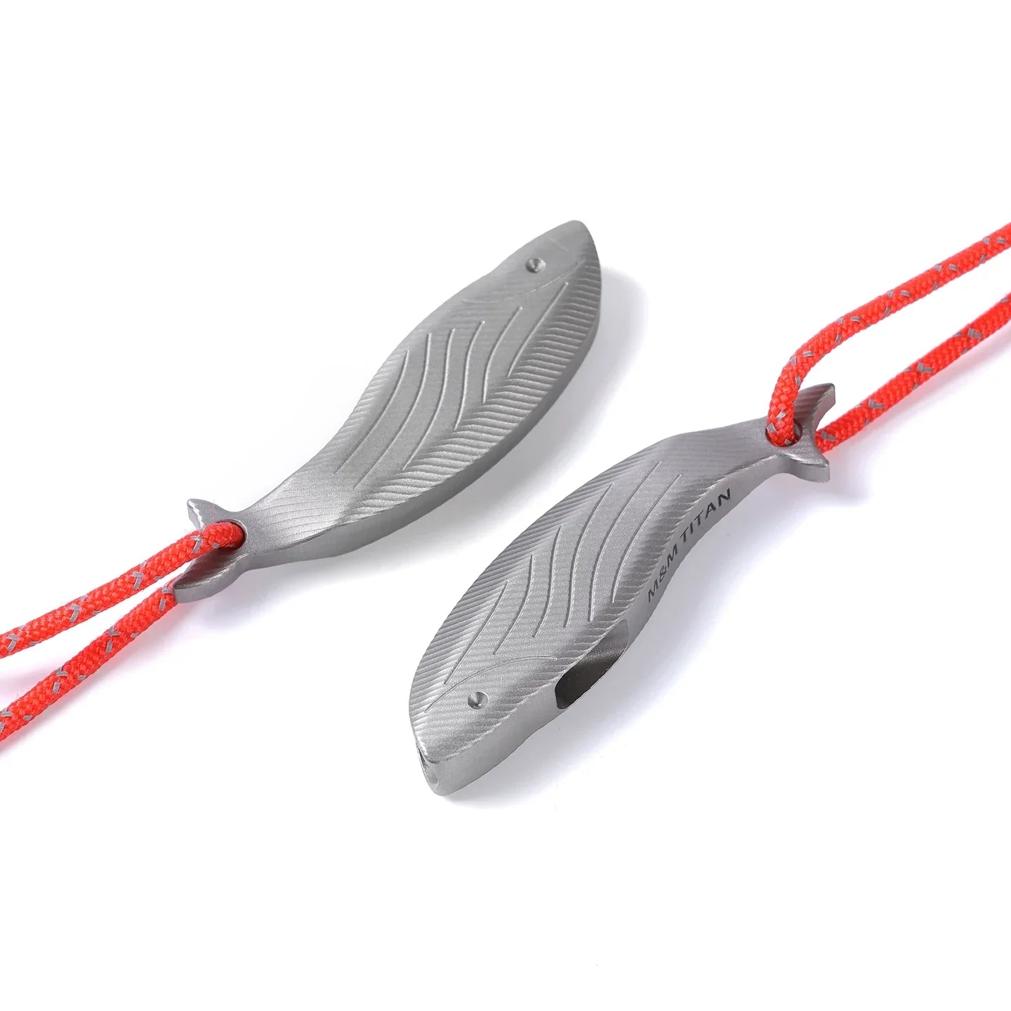 Lightweight Titanium Whistle for Outdoor Safety – Fish-Shaped, High-Frequency Sound