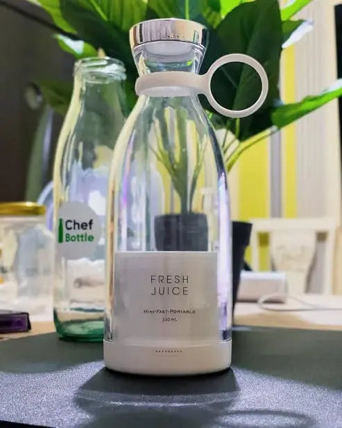 On-the-Go Blender for Fresh Smoothies and Juices