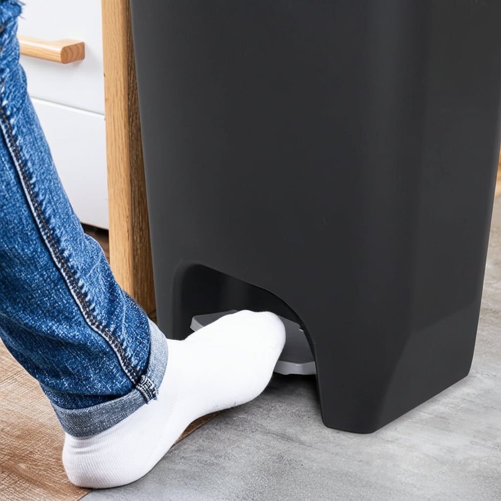 13 Gallon White Kitchen Waste Bin with Foot Pedal and Odor Control